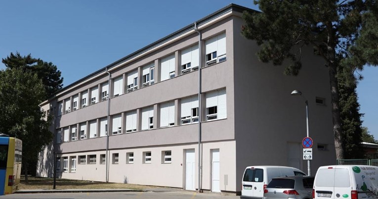 Pijan mahao nožem na roditeljskom sastanku u Zagrebu, svladao ga bivši specijalac