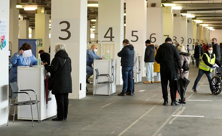 Stožer: 1565 novih na 7535 testiranih. Umrlo 39 osoba