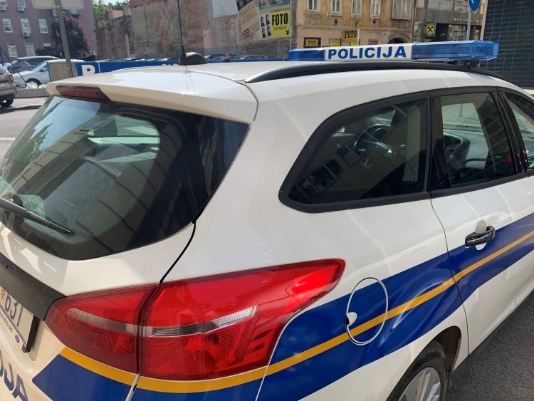U Zagrebu na ulici krali ljudima novčanike i mobitele, policija opisala kako
