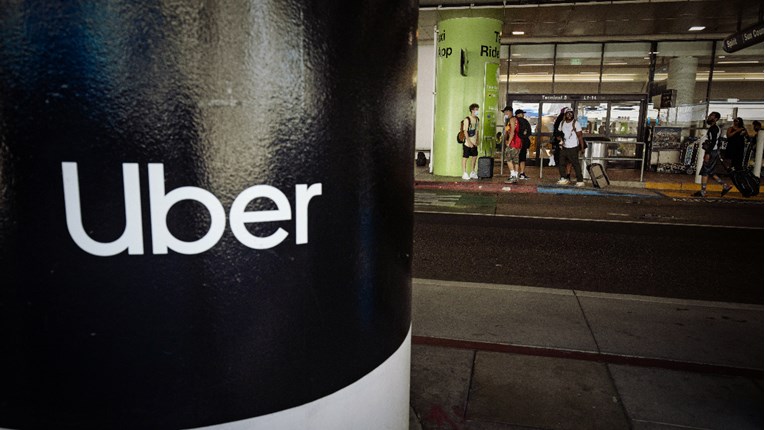 Uber traži da se njegovi vozači prvi cijepe protiv korone