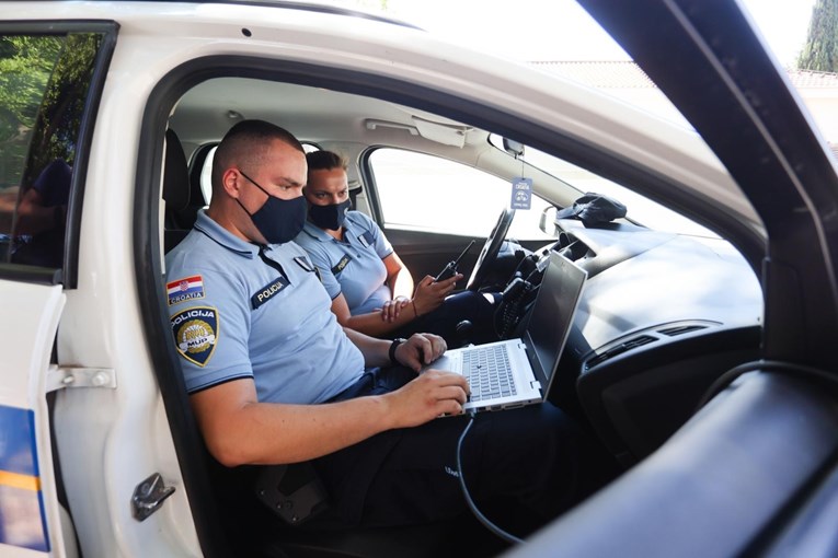 Zadranin podivljao zbog maske u banci, verbalno napao zaštitara