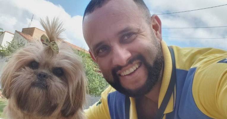 Poštar radi selfieje sa svakom životinjom koju susretne