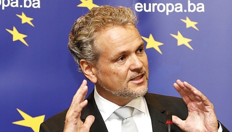 Šef izaslanstva EU u Bosni i Hercegovini: BiH ne može s OHR-om u EU