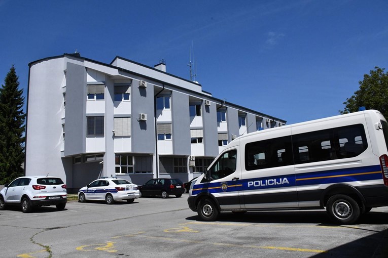 Pala grupa Hrvata i Srba, jedan sadio travu, drugi mu nosili hranu. Oglasio se USKOK
