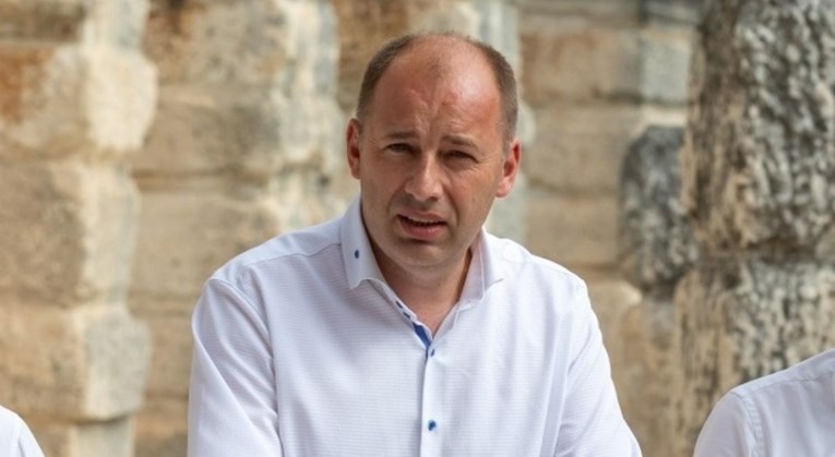 Pazinski gradonačelnik ima koronu, bio je s Butkovićem