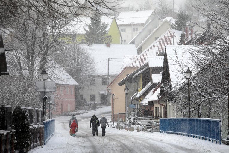 Stiže prava zima: Već danas moguće par centimetara snijega u unutrašnjosti