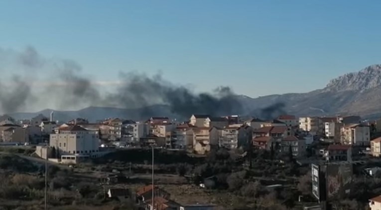 VIDEO Kod Splita gori brod, gusti crni dim vidi se nad gradom
