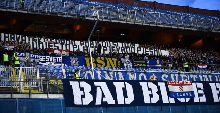 Navijači na Maksimiru u 26. minuti ustali zbog obljetnice Oluje, Boysi razvili poruku