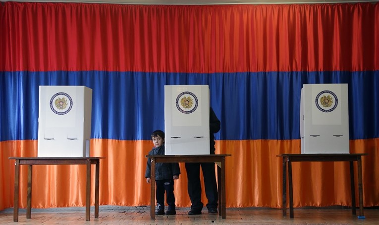 U Armeniji se u nedjelju održavaju parlamentarni izbori