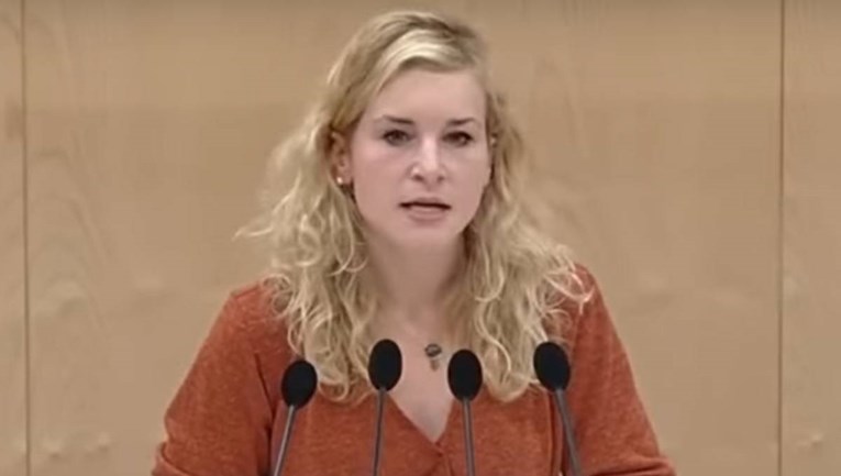 VIDEO Austrijska zastupnica pala u nesvijest tijekom govora u parlamentu