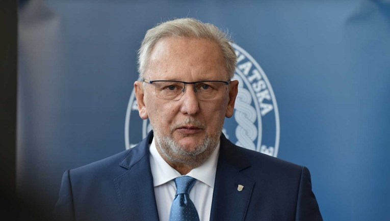 VIDEO Božinović najavio strožu kontrolu nošenja maski, možda produže školske praznike