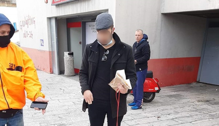 VIDEO Svi su u Splitu gledali u životinju koju je ovaj tip na uzici doveo pred dućan