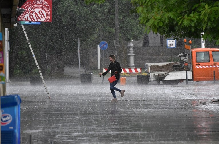Stiže neugodna promjena, obilna kiša i grmljavina. Meteoalarm izdao upozorenja