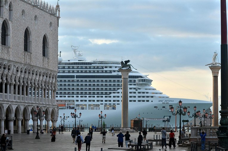 Venecija kruzerima zabranila ulazak u povijesni centar grada