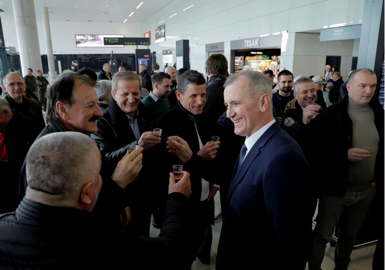 Jedan od hercegovačke šestorke oslobođen, dočekali ga Kordić i Ibrica Jusić