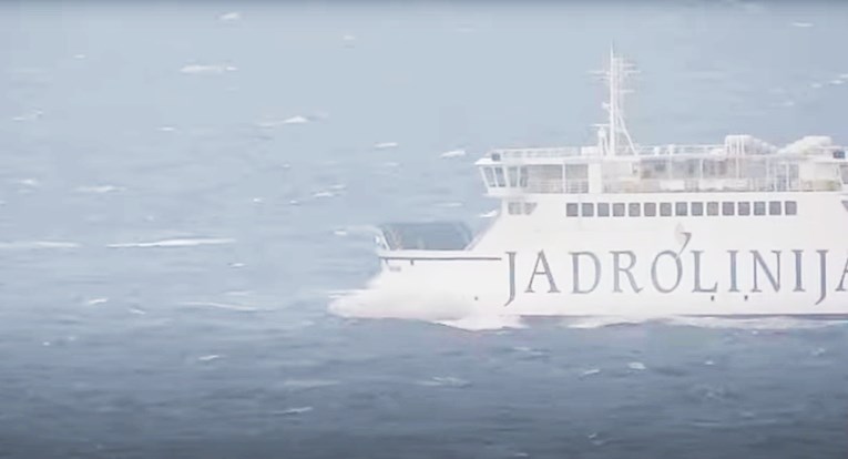 VIDEO Pogledajte borbu trajekta sa snažnim udarima juga kod Splita