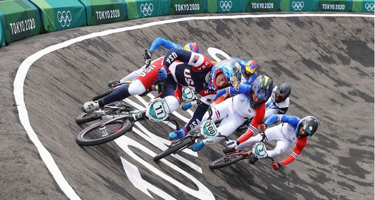 Teška ozljeda američkog olimpijca, iznesen je na nosilima i prevezen u bolnicu
