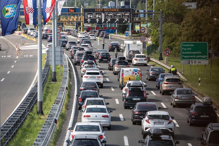 U prvih 15 dana kolovoza u Hrvatsku ušlo 1,7 milijuna turista