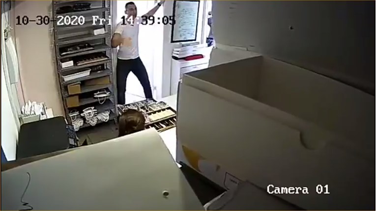 VIDEO Nadzorna kamera turske trgovine snimila podrhtavanje od gotovo jedne minute