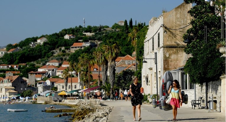 Oformljen tim koji će riješiti problem 36 metara visokog odašiljača na Lopudu