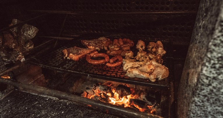 Deset stvari koje se mogu dogoditi vašem tijelu ako jedete previše mesa