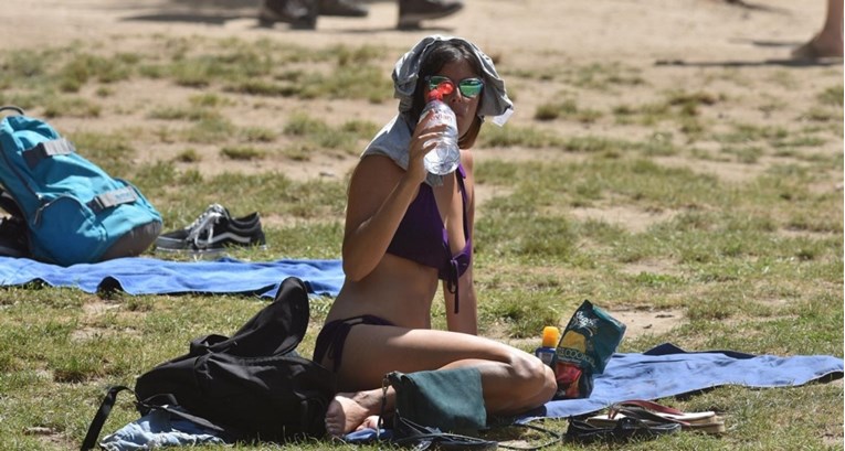 Temperature idu blizu 40°C, za dio zemlje izdan crveni alarm. Evo kada stiže promjena