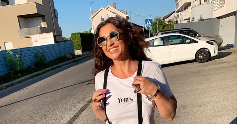Nina Badrić pozirala nasmijana u krilu posebnog muškarca: "Ljubav za ljubav"