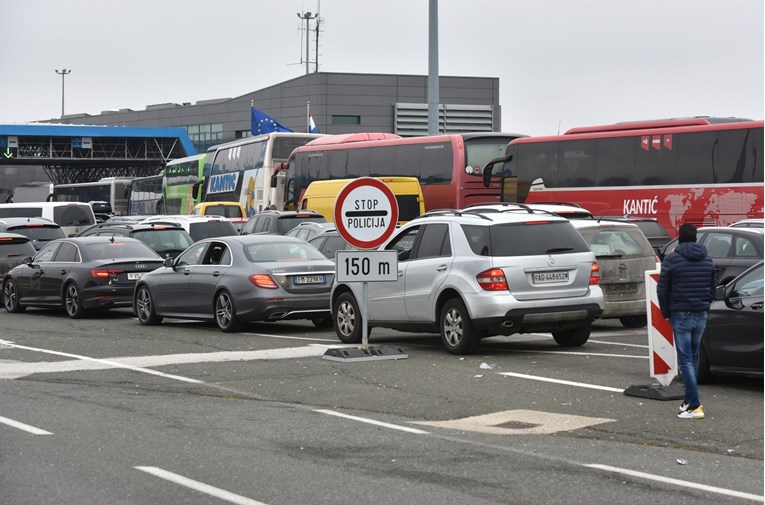 Štrajk slovenskih policajaca mogao bi izazvati probleme na granici