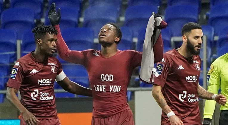 Veliko iznenađenje u Francuskoj, Metz srušio Lyon u zadnjoj minuti. PSG opet prvi