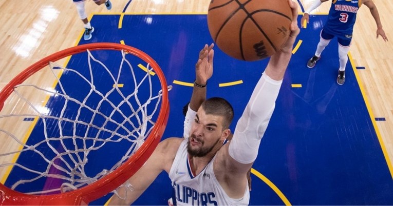 VIDEO Zubac driblao preko cijelog terena, rušio protivnike i fintirao Jokića