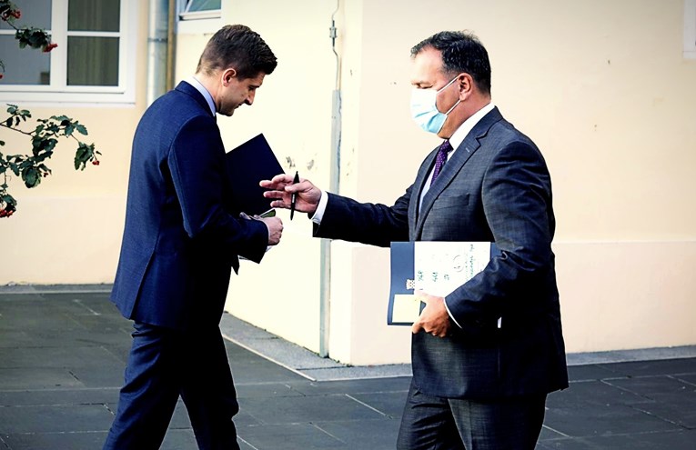 Prekinut sastanak s veledrogerijama, ministri otišli bez izjava. Nastavlja se iza 17