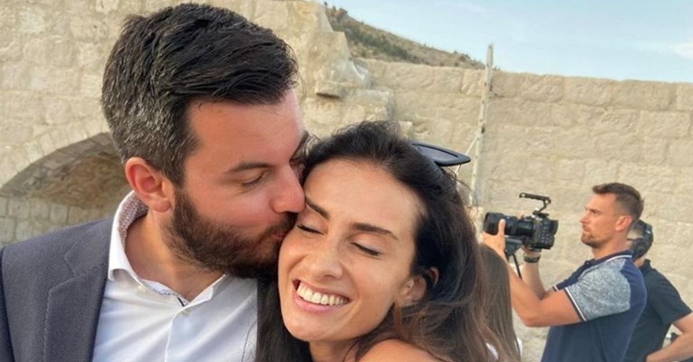 Pjevačica objavila video s Rimčevog vjenčanja, snimila mladenku kako ide do oltara