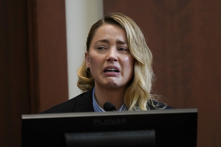 Svjedočenje Amber Heard: "Nikad neću zaboraviti kad me udario prvi put"