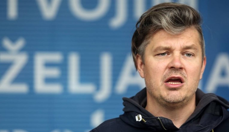 Dario Juričan predstavio "Vodič za jačanje korupcije", pogledajte ga