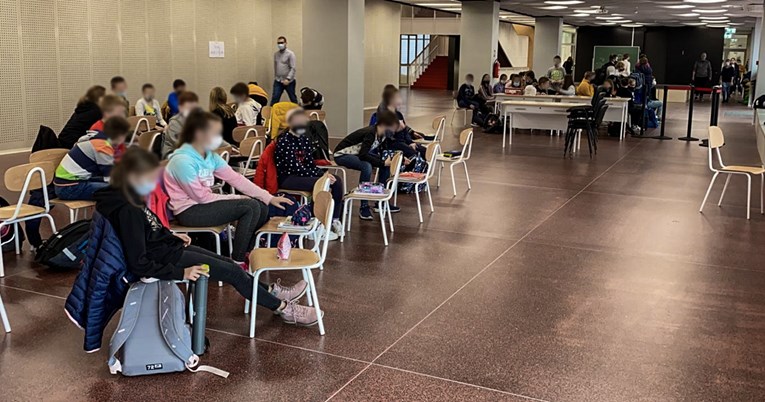Učenici u Zagrebu imaju nastavu u hodniku: "Nemaju klupe ni ploče"