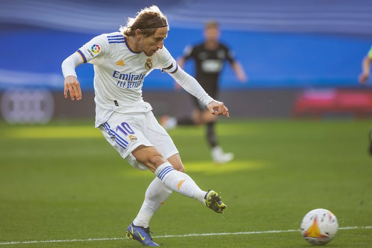 Real se u 92. minuti spasio šokantnog poraza, kapetan Modrić zabio iz penala