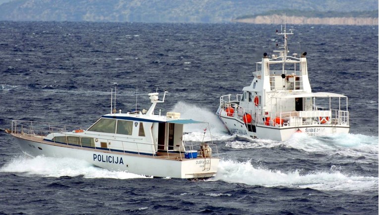 Kod Makarske nestao ribar (81), isplovio je prema Hvaru. Krenula je potraga