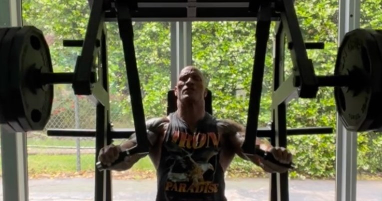 The Rock odradio trening s olimpijkama pa pokazao kako su se snašle u teretani