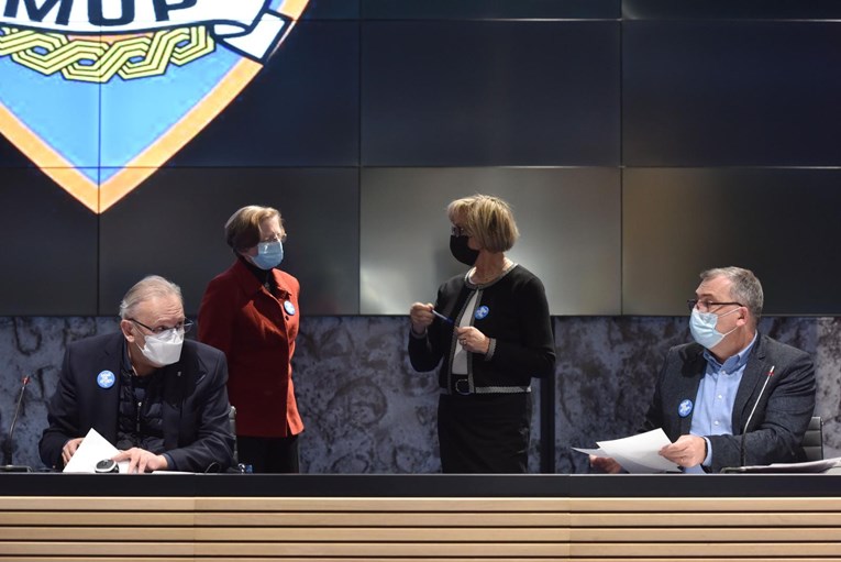 VIDEO Markotić: Mutirani virus je u Mađarskoj. Capak: Građani će moći birati cjepivo