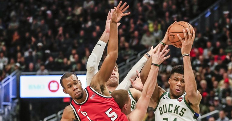 Giannis uništio Blazerse, Hezonja ponovno loš za Portland