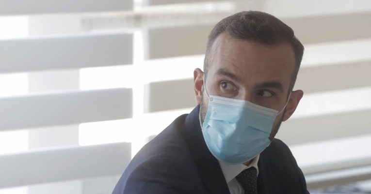 Ministarstvo o javnim službama: Božićnice i darovi za djecu su neupitni