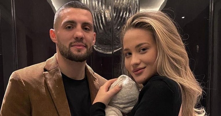Izabel pokazala jednostavnu tortu koju su ona i Mateo kupili za sinov prvi rođendan