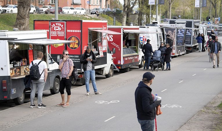 Iako nije uvela stroge mjere restrikcije, i Švedska trpi posljedice u gospodarstvu