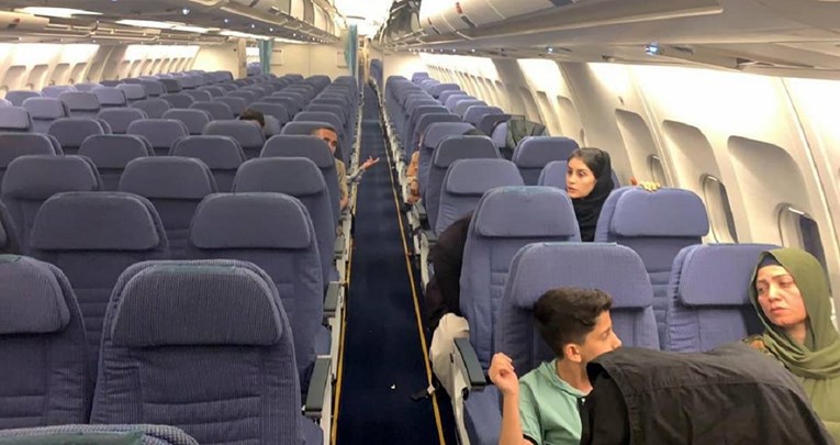 U Kabul sletio prvi međunarodni komercijalni avion od talibanskog zauzimanja grada