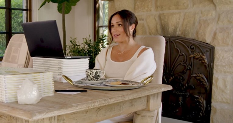 Tviteraši tvrde da se Meghan u videu rugala: Ismijavala je kraljicu i sve Britance