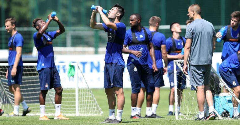 VIDEO Dinamo odradio trening na nesnosnim vrućinama