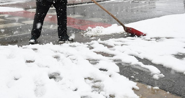 Alojzije (85) pao na snijegu i slomio kuk. Grad i dućan moraju platiti 300.000 kuna