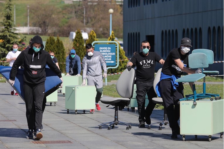 Dirljive scene iz KB Dubrava: Navijači sele bolnicu, nemoćnima nose hranu i lijekove
