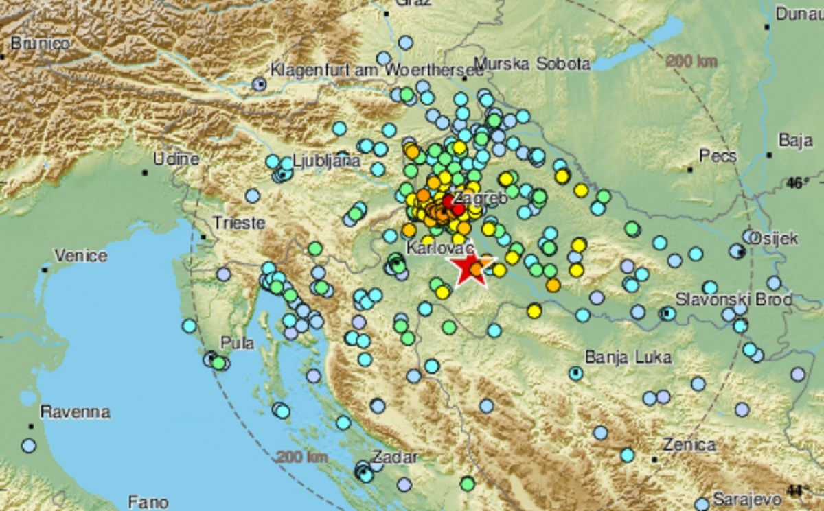 Reakcije Na Strasan Potres Osjetio Se U Cijeloj Regiji Padale Su Gromade U Kuci Index Hr