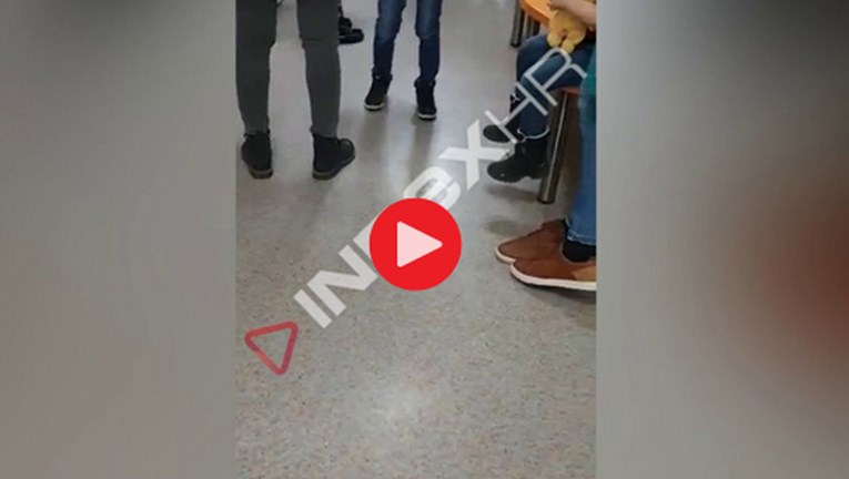 Nastavlja se kaos u bolnici Srebrnjak, svećenici je došli blagosloviti